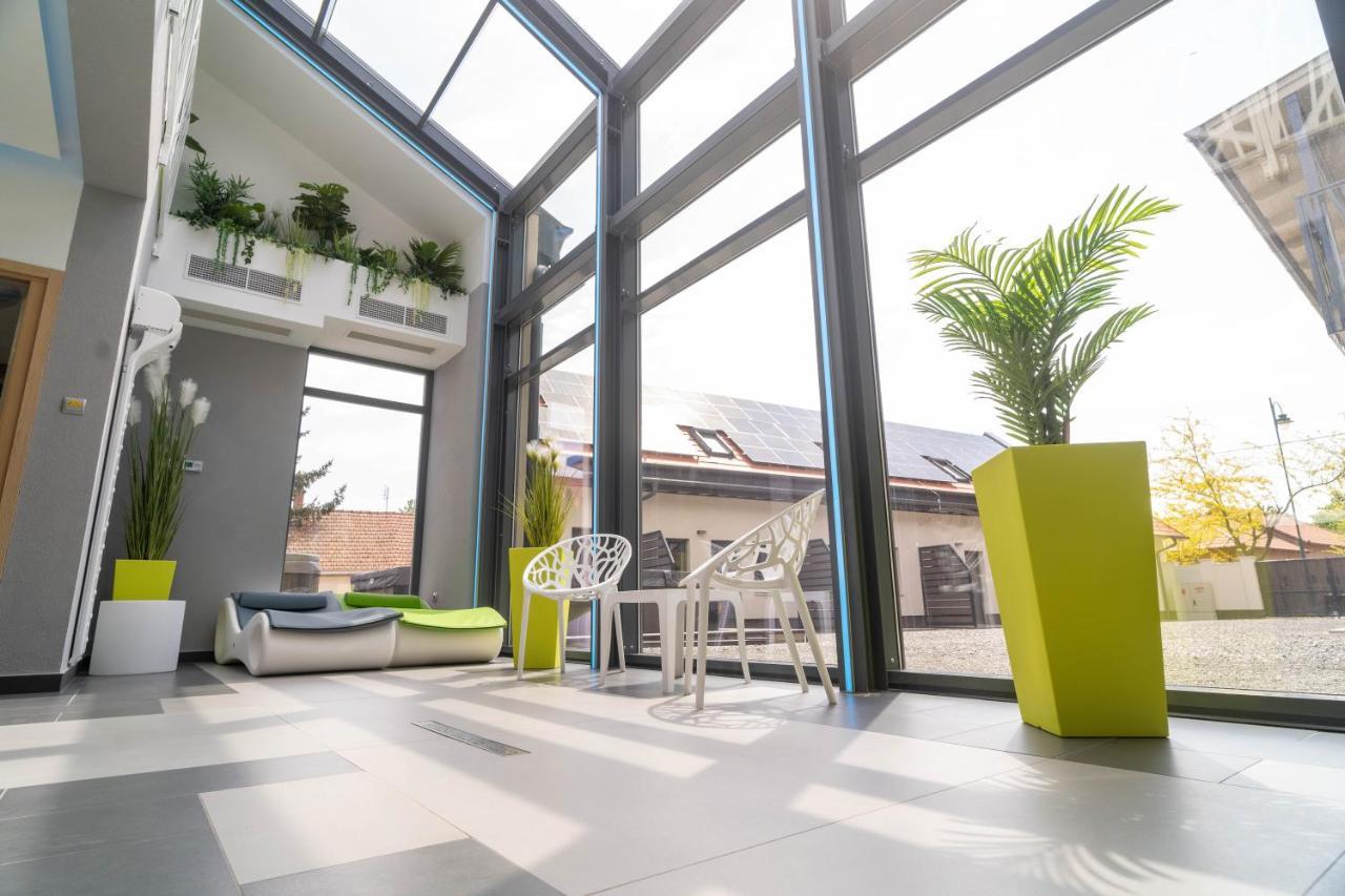 La Vita Premium Panzio Gyula Exterior photo