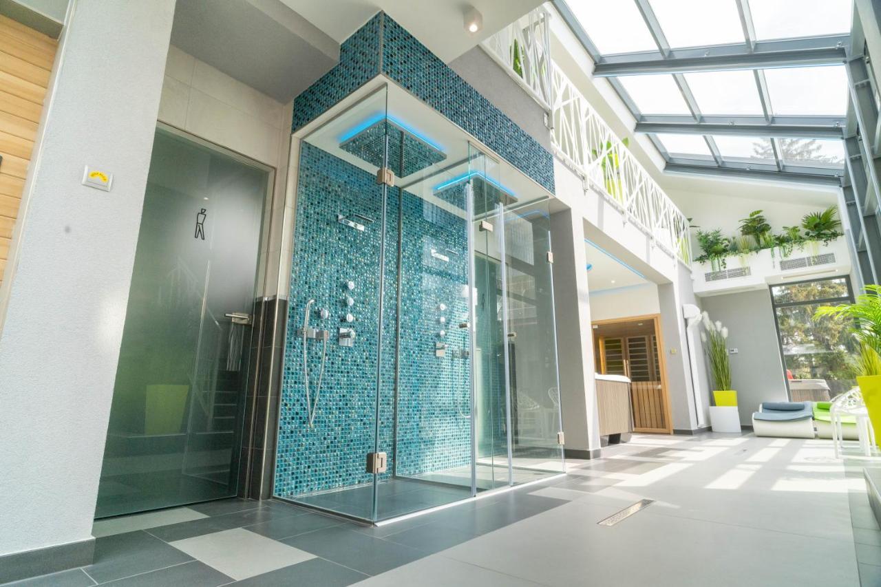 La Vita Premium Panzio Gyula Exterior photo