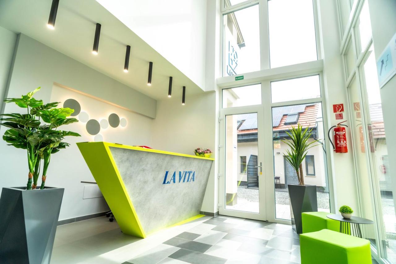 La Vita Premium Panzio Gyula Exterior photo