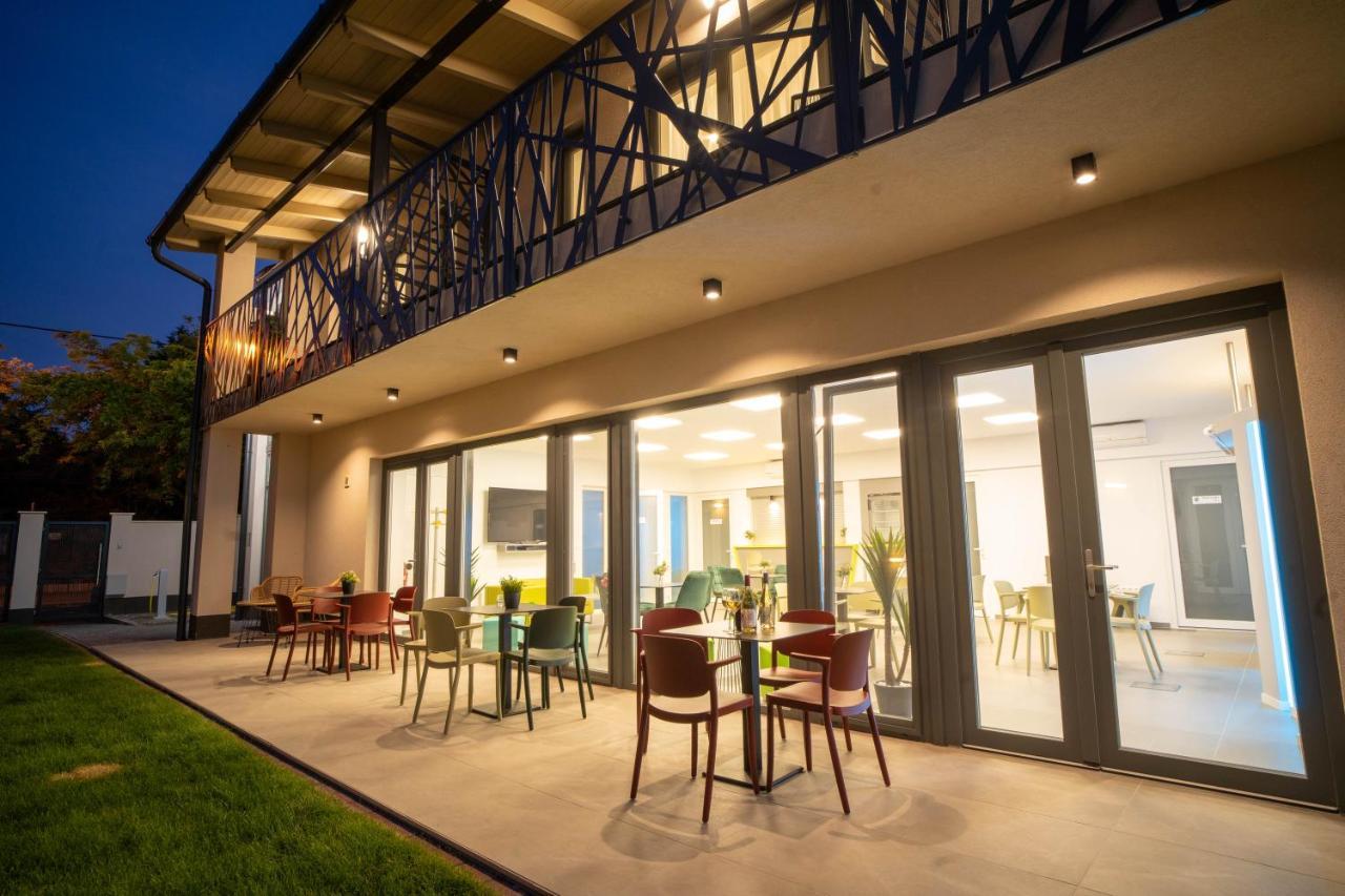 La Vita Premium Panzio Gyula Exterior photo