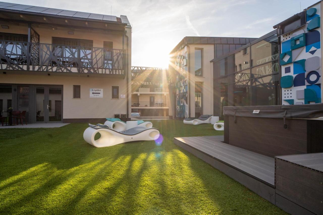 La Vita Premium Panzio Gyula Exterior photo