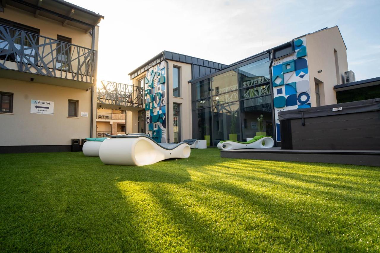 La Vita Premium Panzio Gyula Exterior photo